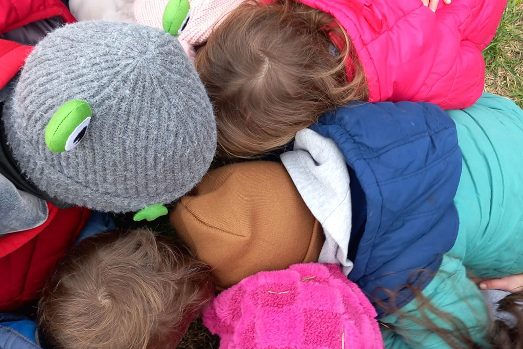 bambini in un parco